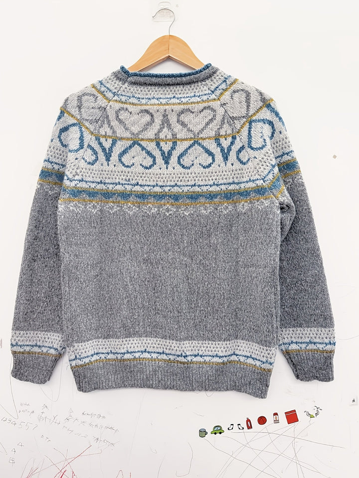 Cashmere Elegance: Cozy Nordic Sweater for Winter