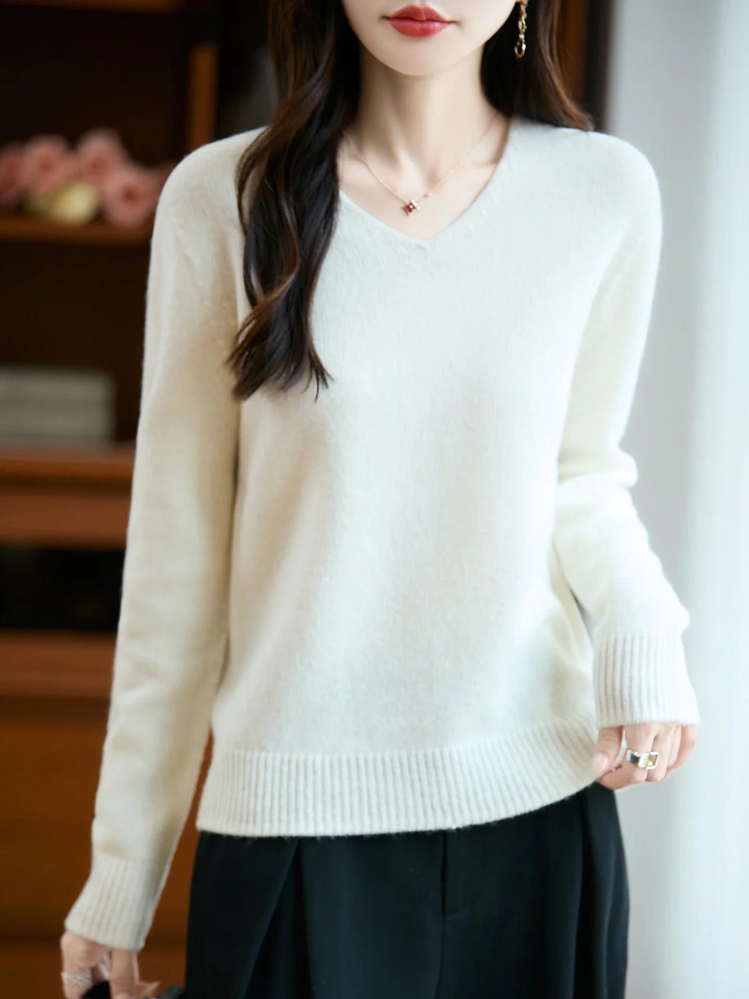 Lucie | Fine V-Neck Sweater Made of Cashmere Blend